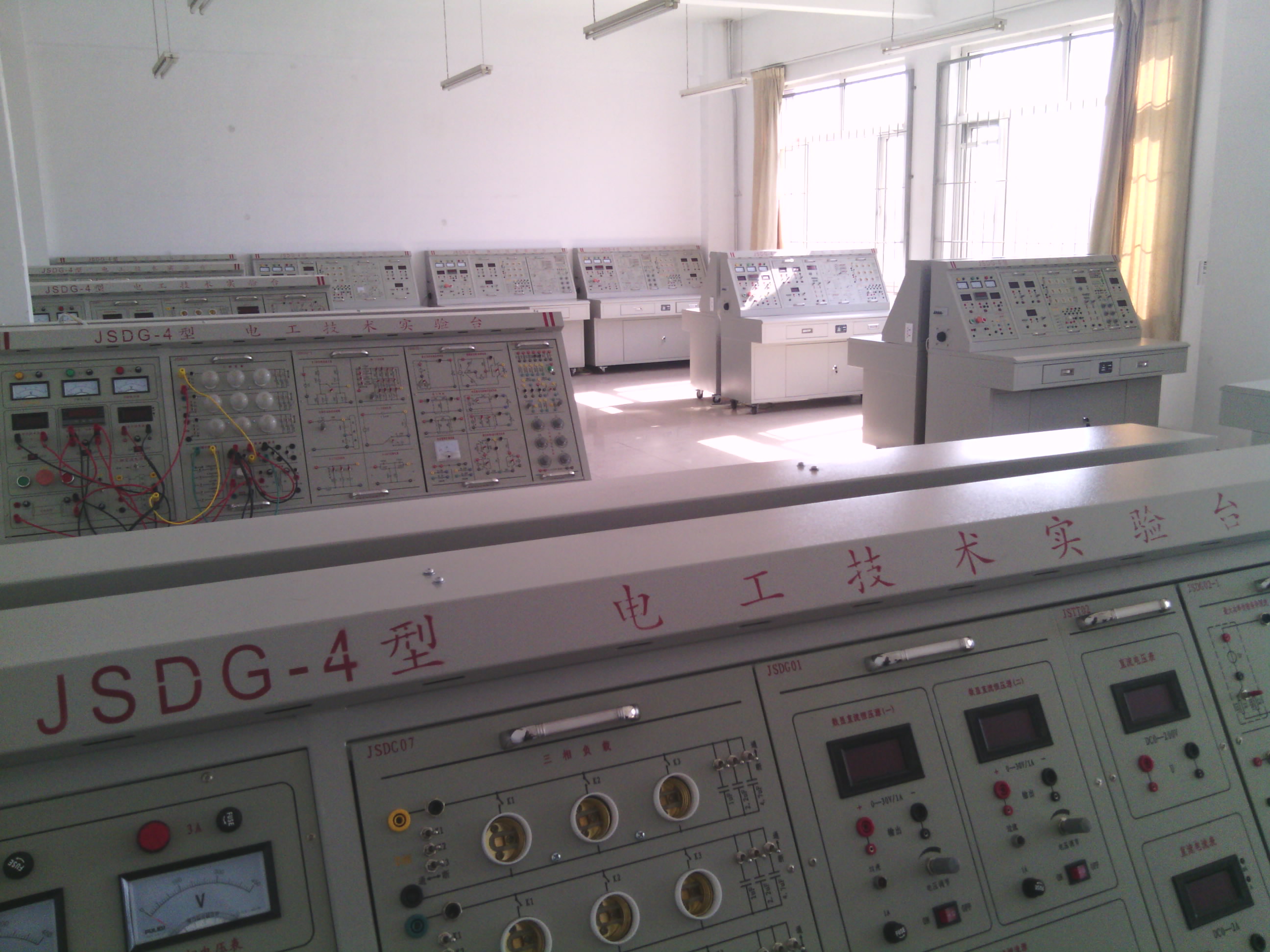 河北建工學(xué)院電工